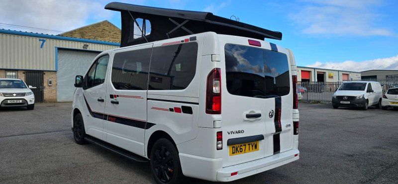VAUXHALL VIVARO
