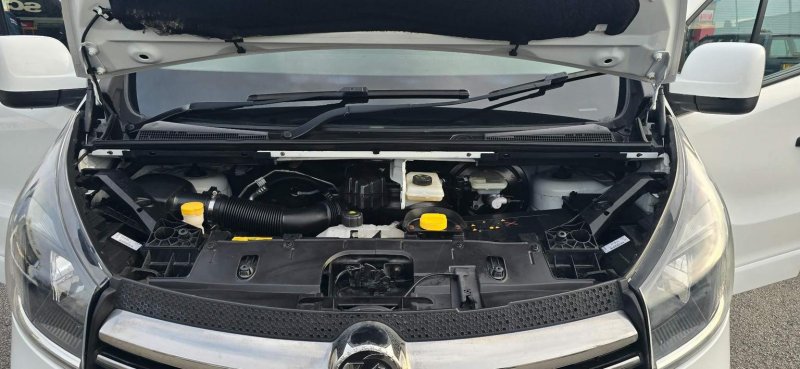 VAUXHALL VIVARO
