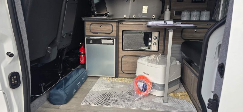 VAUXHALL VIVARO