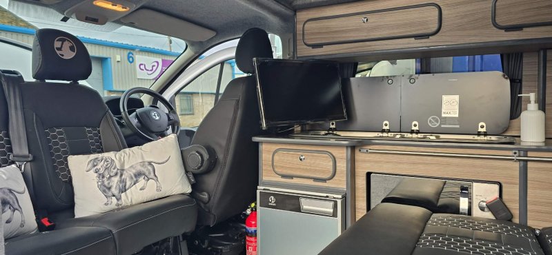 VAUXHALL VIVARO