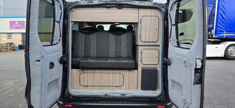 VAUXHALL VIVARO