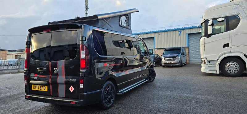 VAUXHALL VIVARO
