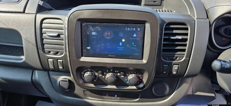 VAUXHALL VIVARO