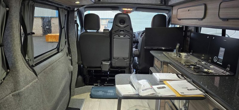 VAUXHALL VIVARO