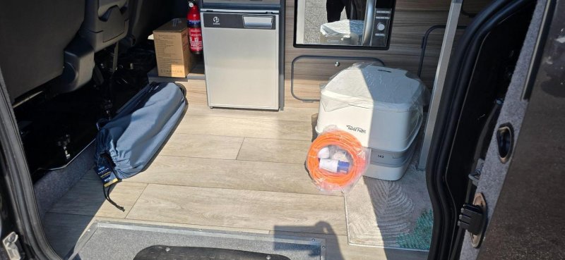 VAUXHALL VIVARO