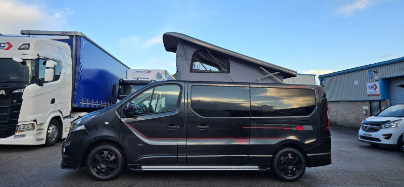 VAUXHALL VIVARO