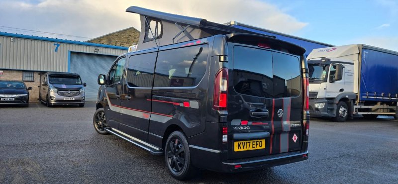 VAUXHALL VIVARO