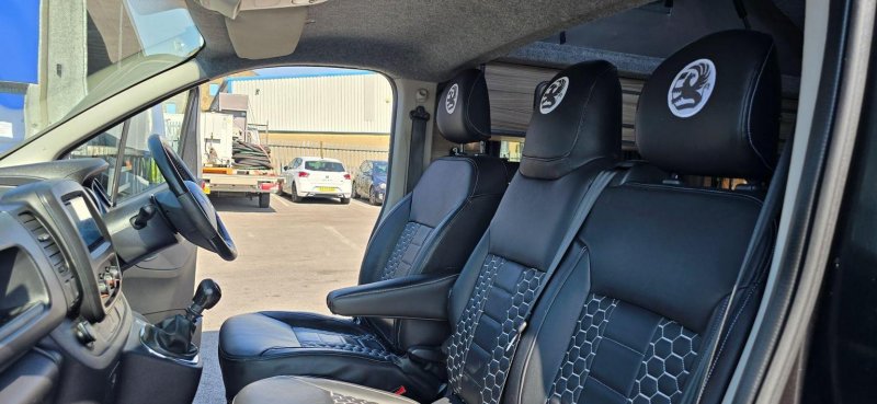 VAUXHALL VIVARO