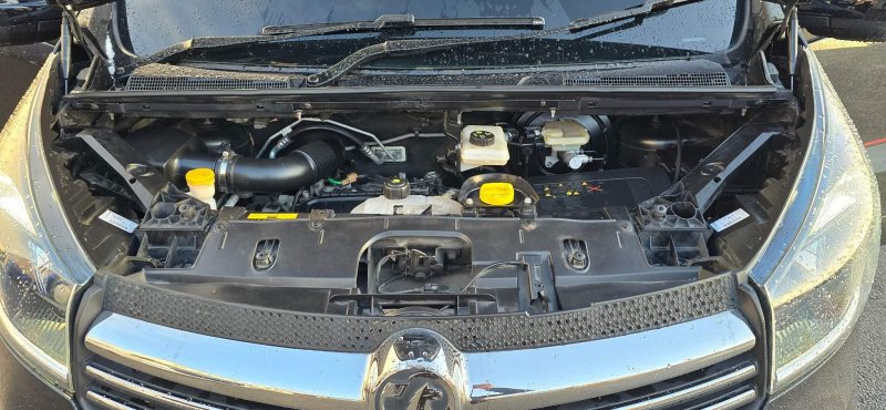 VAUXHALL VIVARO