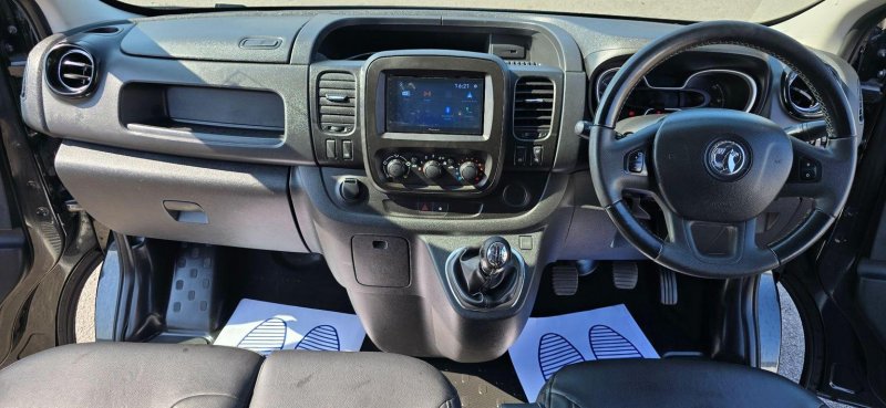 VAUXHALL VIVARO