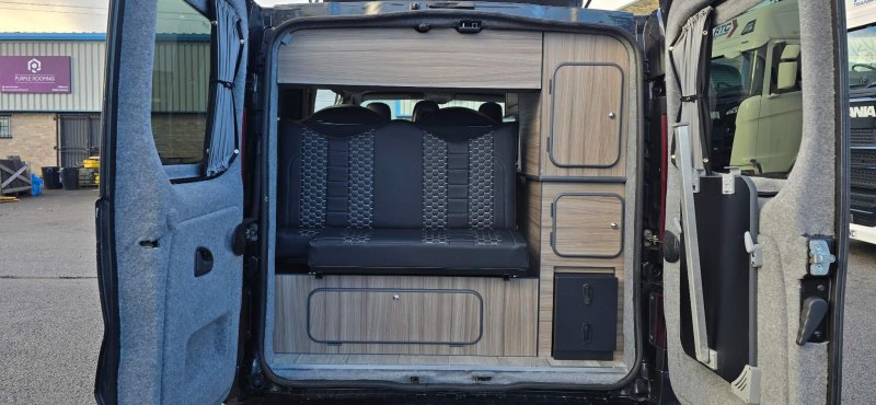 VAUXHALL VIVARO