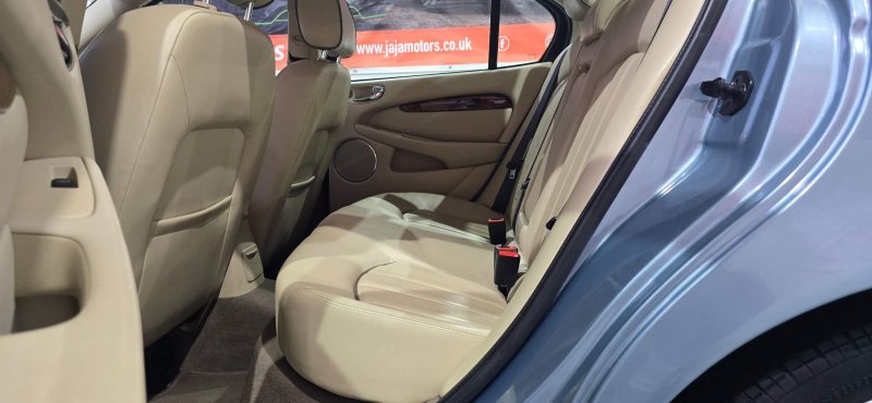JAGUAR X-TYPE