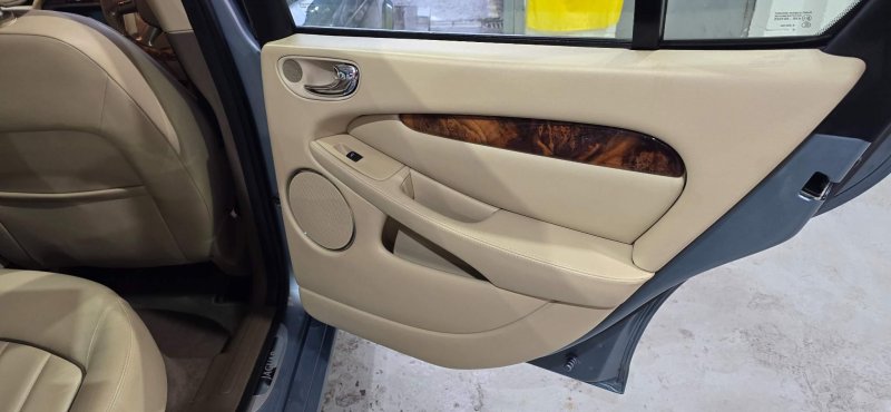 JAGUAR X-TYPE