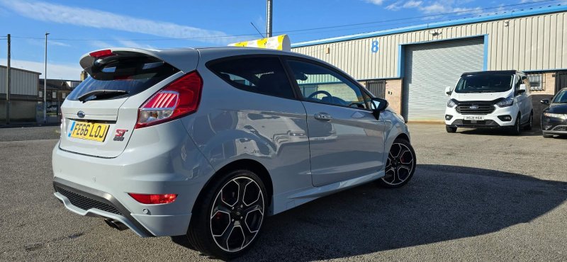 FORD FIESTA