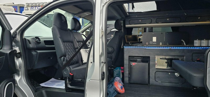VAUXHALL VIVARO