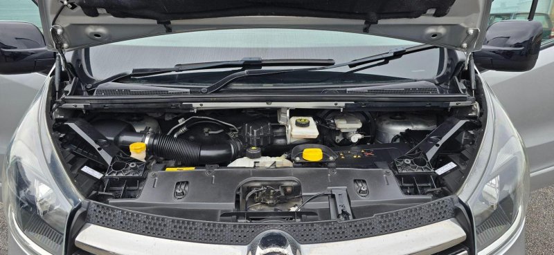 VAUXHALL VIVARO