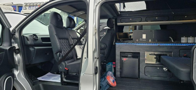 VAUXHALL VIVARO