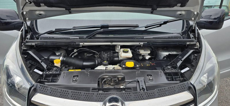 VAUXHALL VIVARO