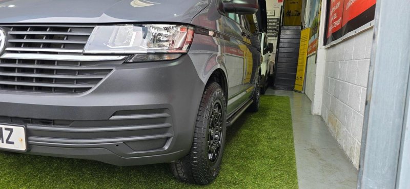 VOLKSWAGEN TRANSPORTER