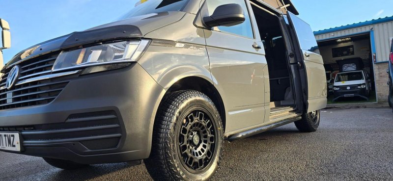 VOLKSWAGEN TRANSPORTER