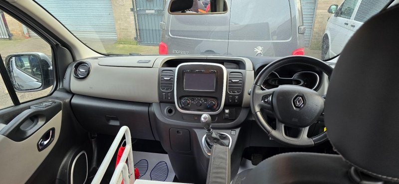 RENAULT TRAFIC
