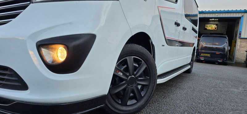 VAUXHALL VIVARO