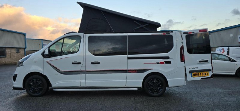 VAUXHALL VIVARO