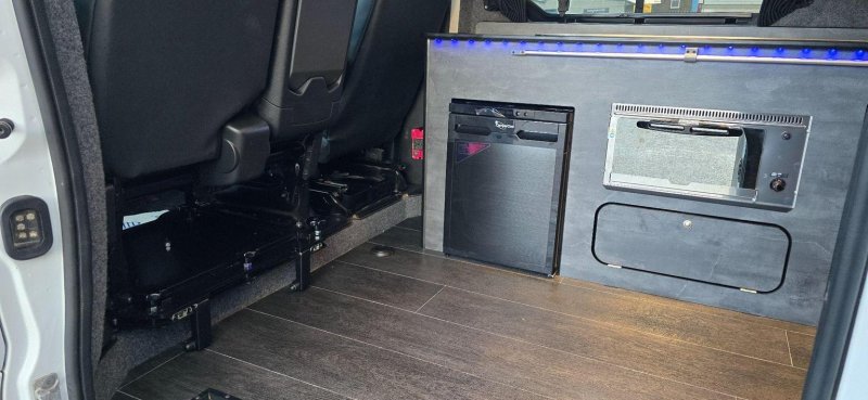 VAUXHALL VIVARO