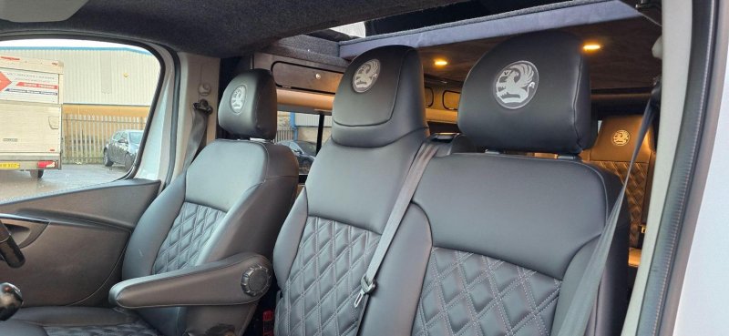 VAUXHALL VIVARO