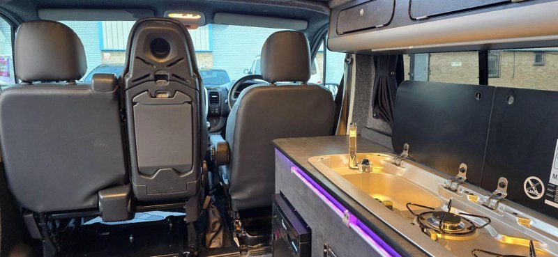 VAUXHALL VIVARO