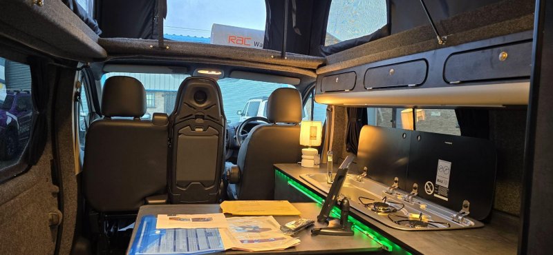 VAUXHALL VIVARO
