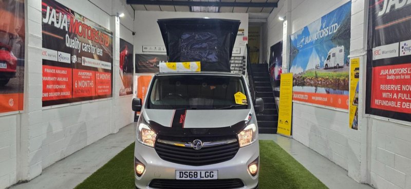 VAUXHALL VIVARO