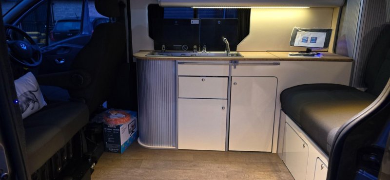 VAUXHALL VIVARO