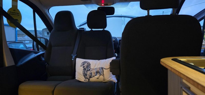 VAUXHALL VIVARO