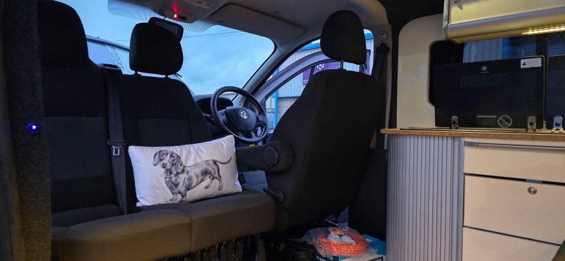 VAUXHALL VIVARO