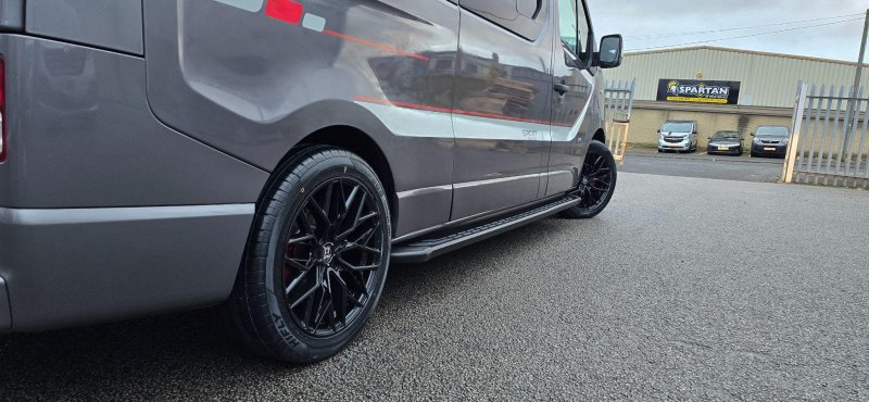 VAUXHALL VIVARO