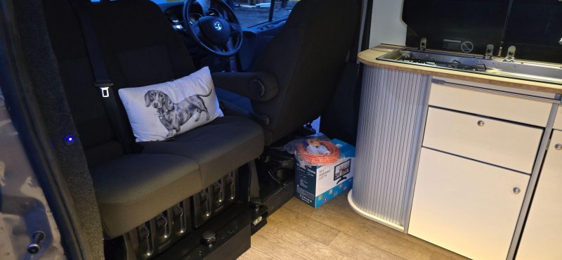 VAUXHALL VIVARO