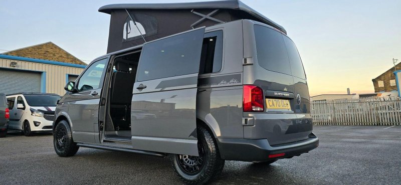 VOLKSWAGEN TRANSPORTER