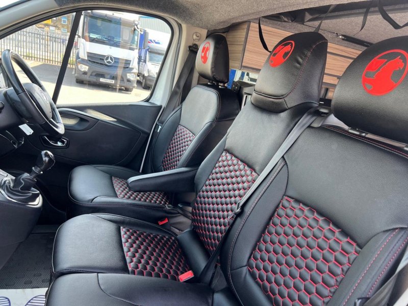 VAUXHALL VIVARO