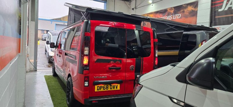 VAUXHALL VIVARO