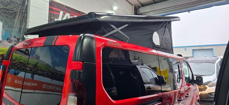 VAUXHALL VIVARO