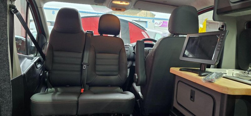 VAUXHALL VIVARO