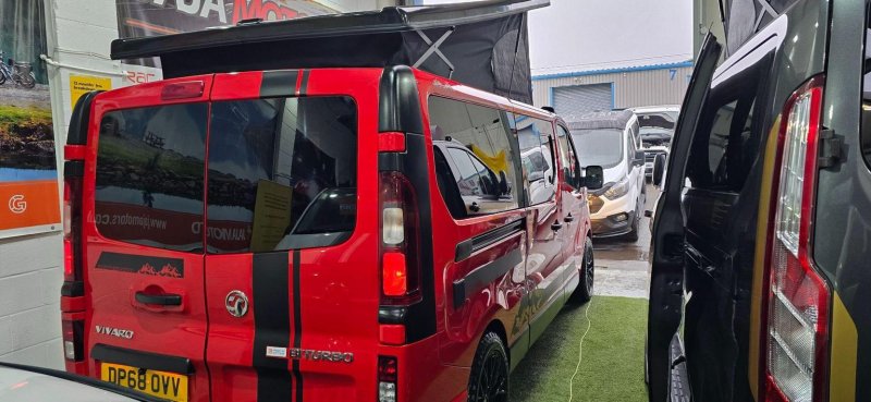 VAUXHALL VIVARO