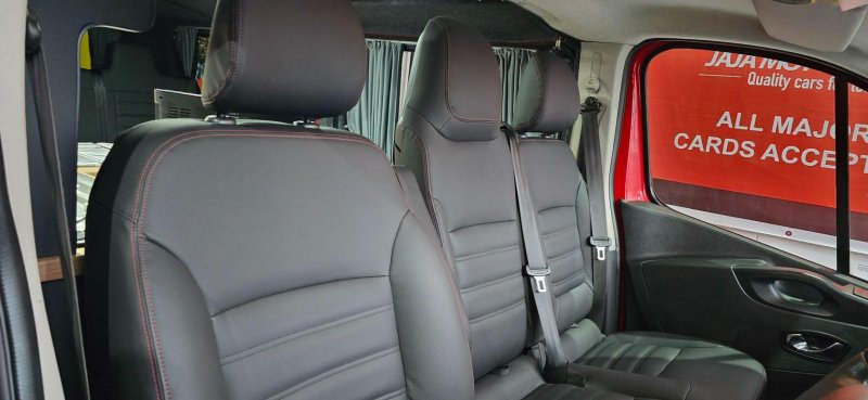 VAUXHALL VIVARO