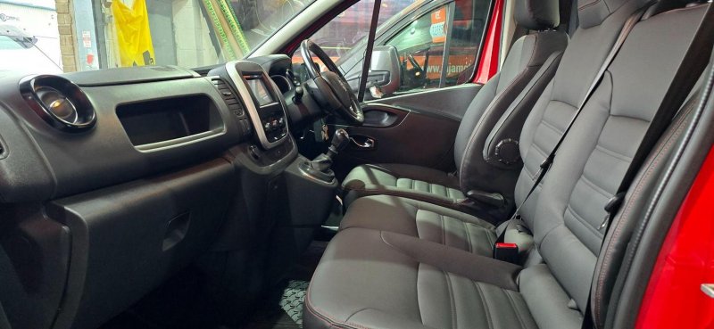 VAUXHALL VIVARO