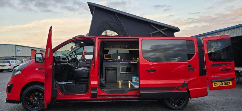 VAUXHALL VIVARO