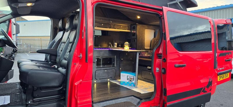VAUXHALL VIVARO
