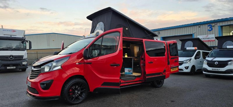 VAUXHALL VIVARO