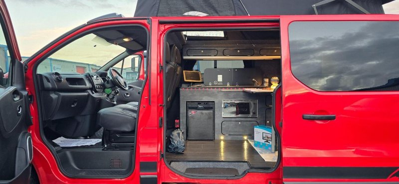 VAUXHALL VIVARO