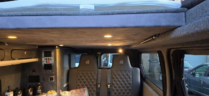 VAUXHALL VIVARO